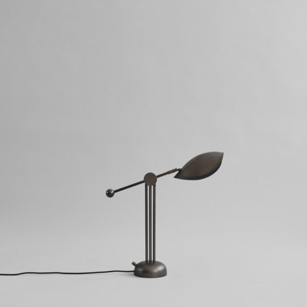 223024 Stingray Table Lamp Bronze 2